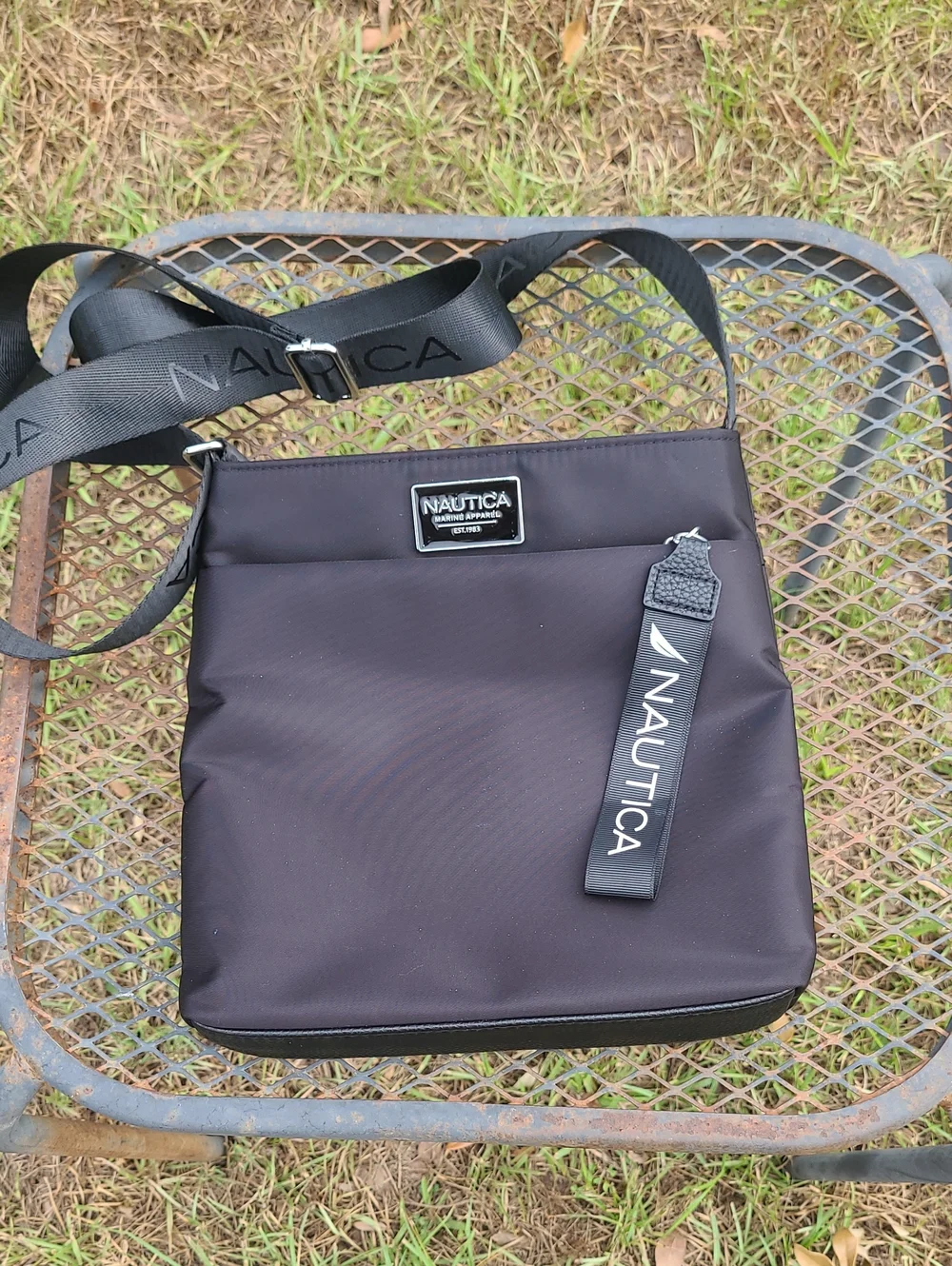 Nautica Womens Black Crossbody Bag Purse Great Condition